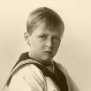 Kronprins Olav 1912 (Foto: F. A. Swaine, London, Det kongelige hoffs fotoarkiv)